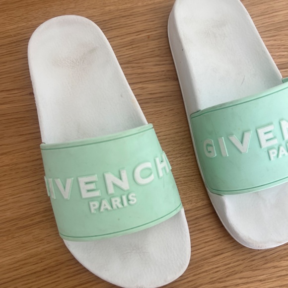 Givenchy pool slides size 37 - Picture 2 of 4